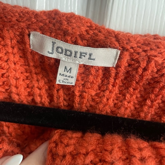 Off the shoulder sweater - Picture 3 of 3